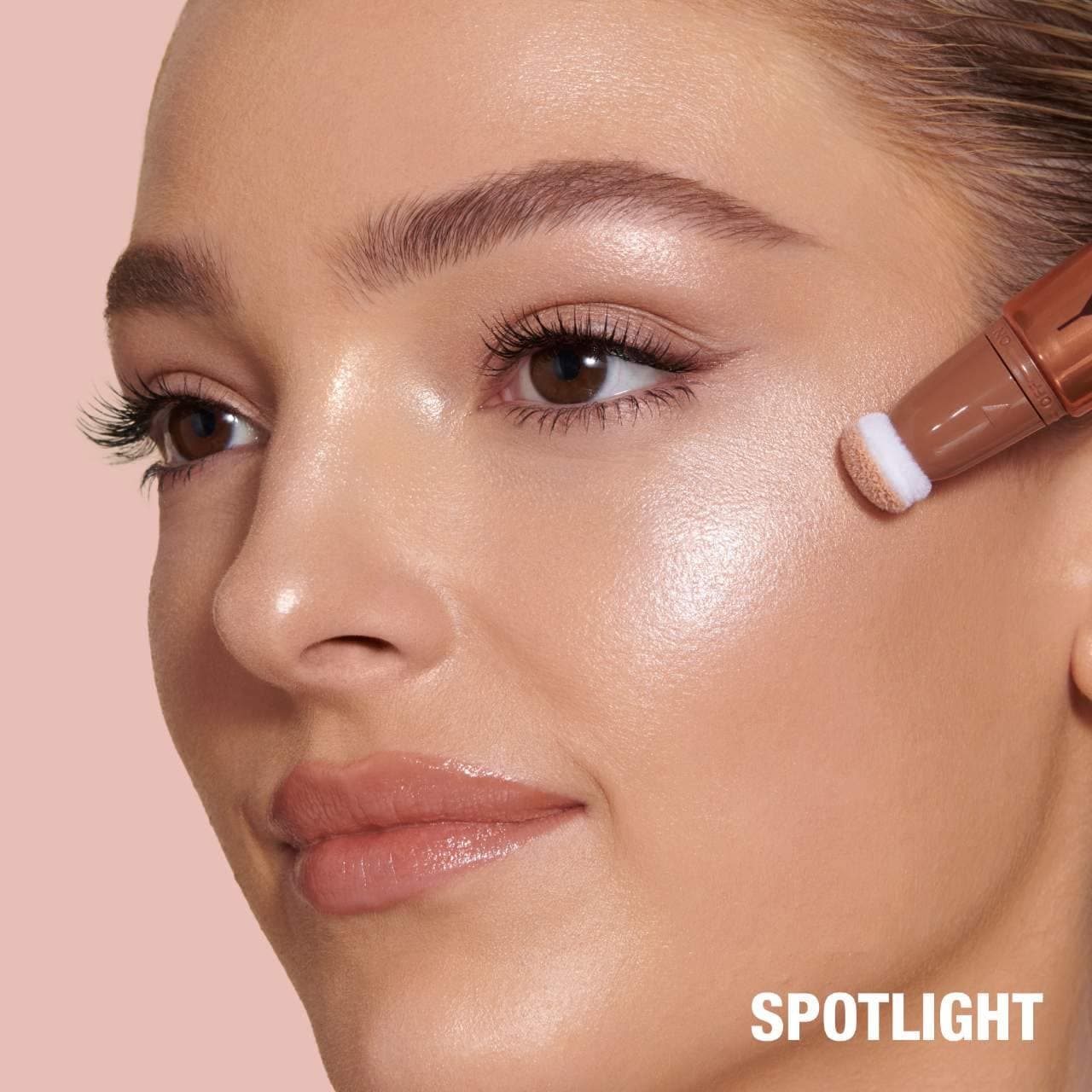 Charlotte Tilbury  Beauty Highlighter Wand 21