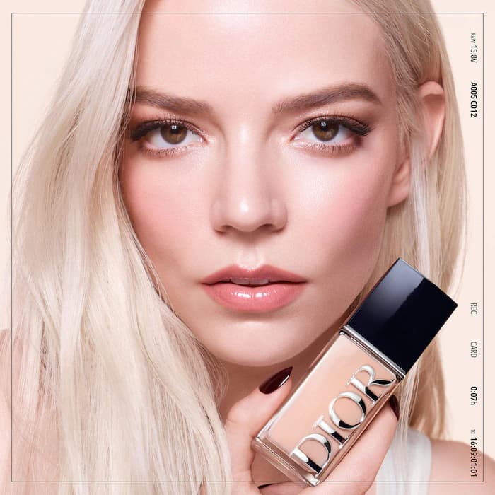 DIOR Forever Skin Glow Liquid Foundation 24HR Wear 9